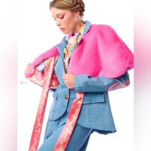 New! Aratta Silent Journey GRACE KELLY REVERSIBLE FUR CAPE With Beading